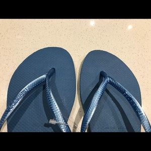 NEW Havaianas flip flops